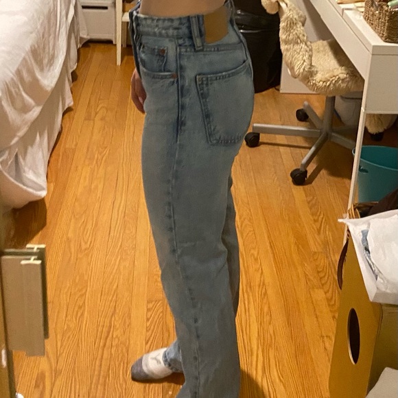 Zara mid/high rise light wash jeans - Picture 2 of 3